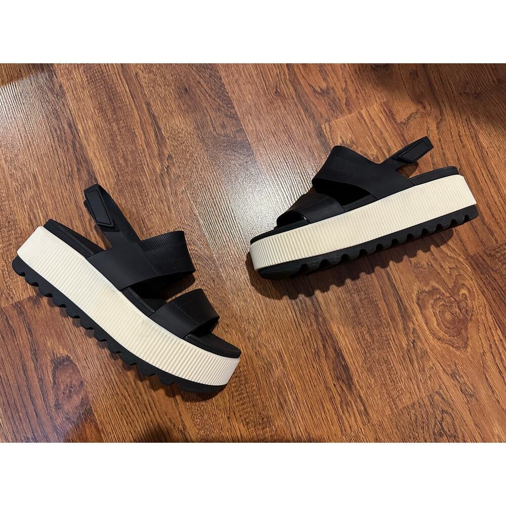 Reef Black and Cream Platform Sandals